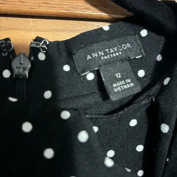 Ann Taylor size 12 classy black dress with white polka dots - Picture 4 of 7